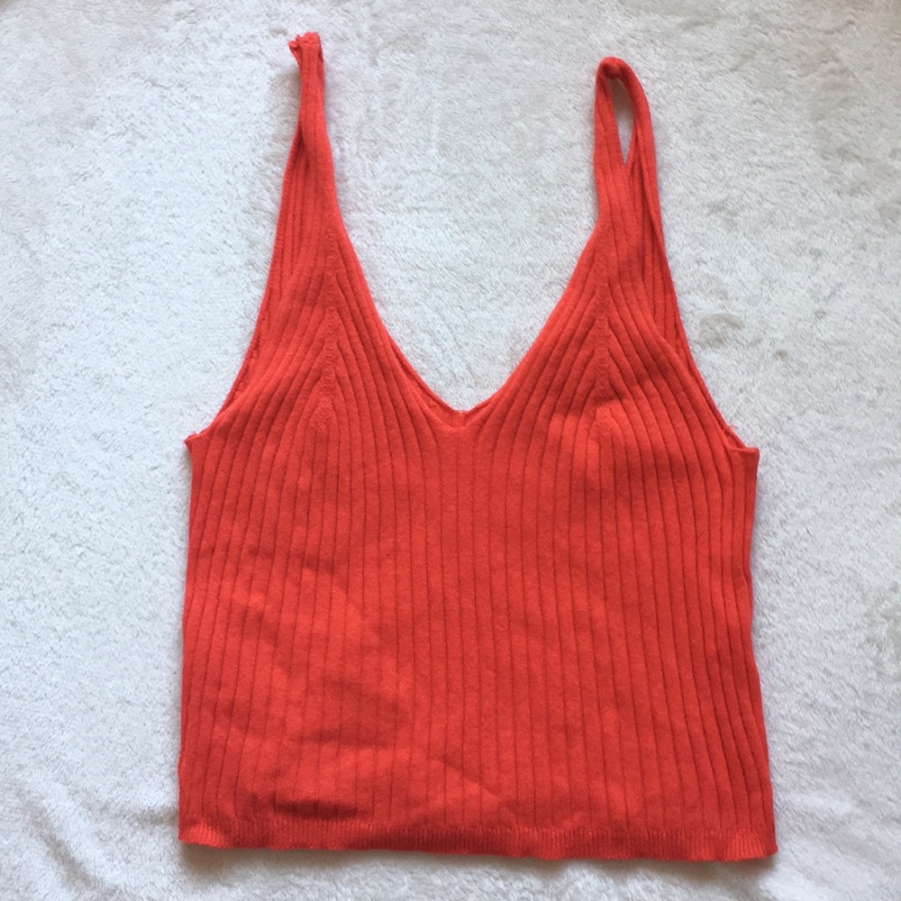 red crop tank top